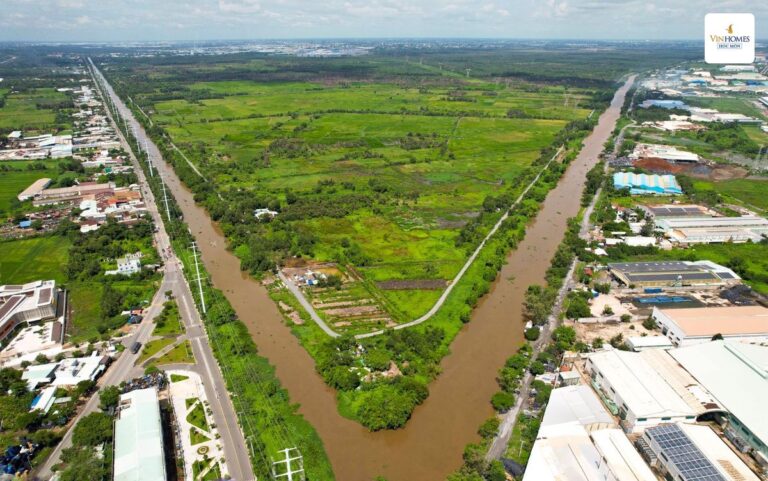 tien-do-xay-dung-vinhomes-hoc-mon