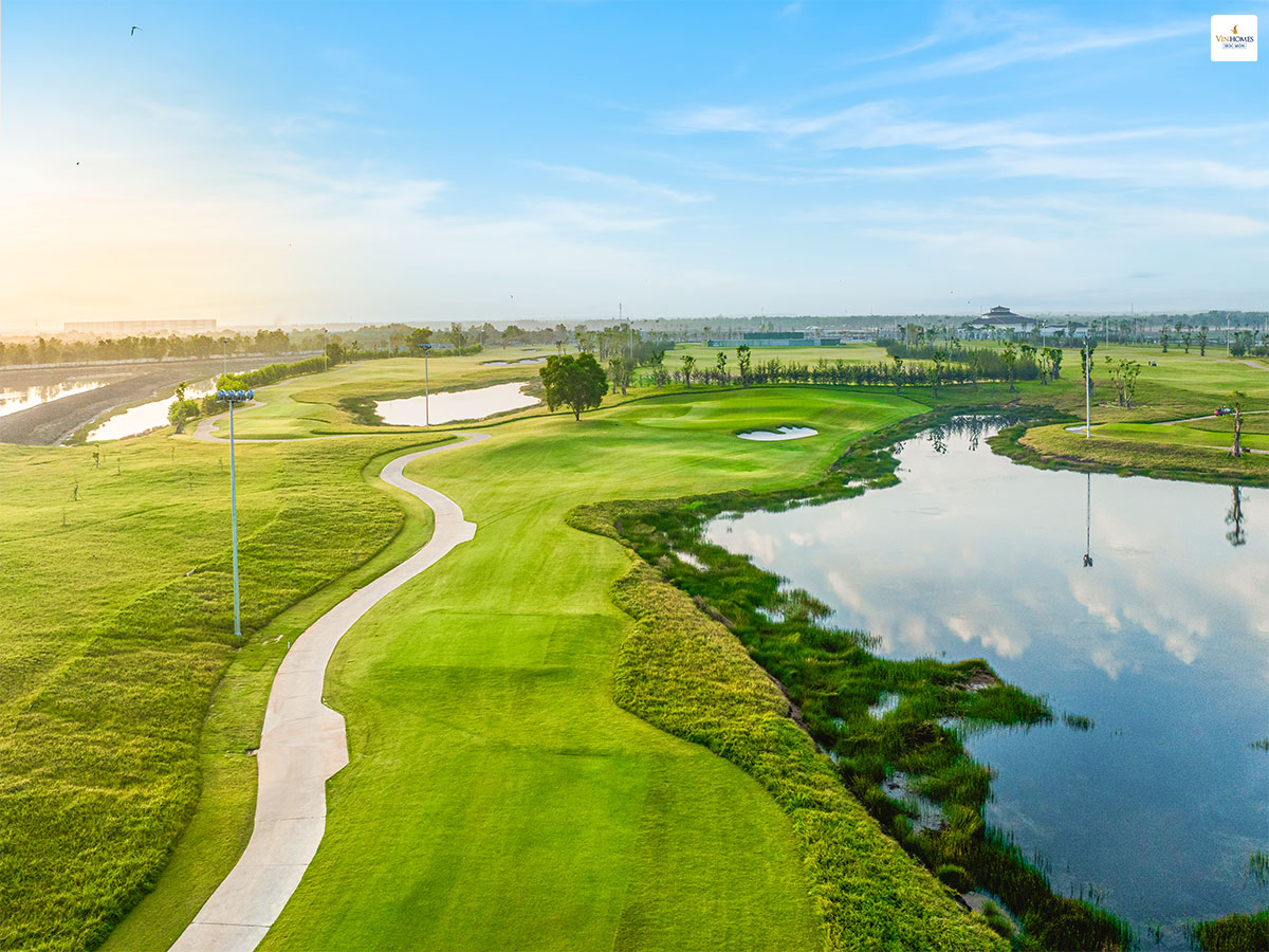 san golf vinhome hoc mon